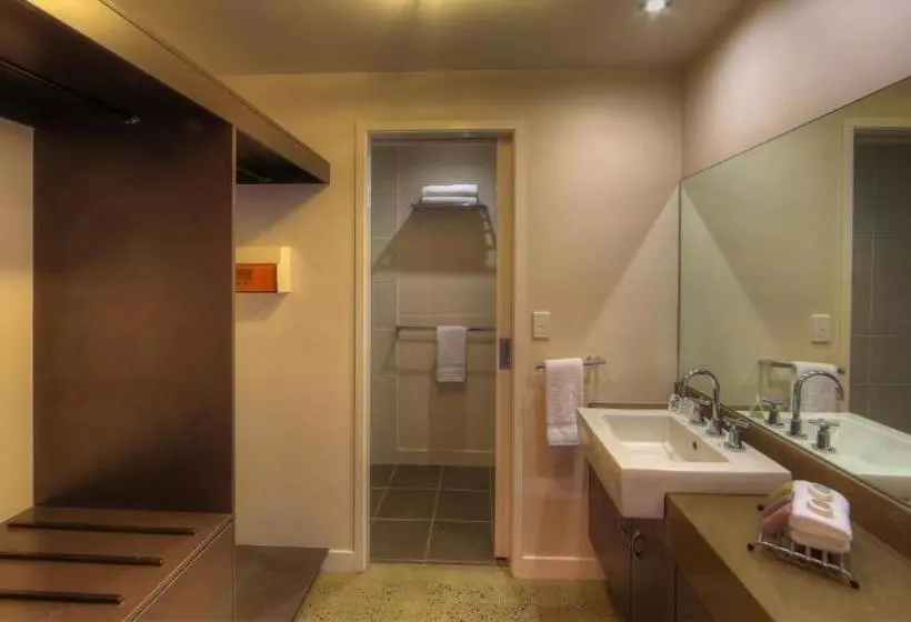 فندق Sovereign Resort