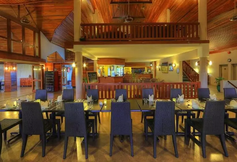 فندق Sovereign Resort