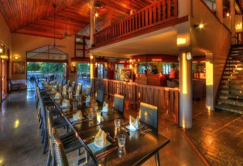 فندق Sovereign Resort