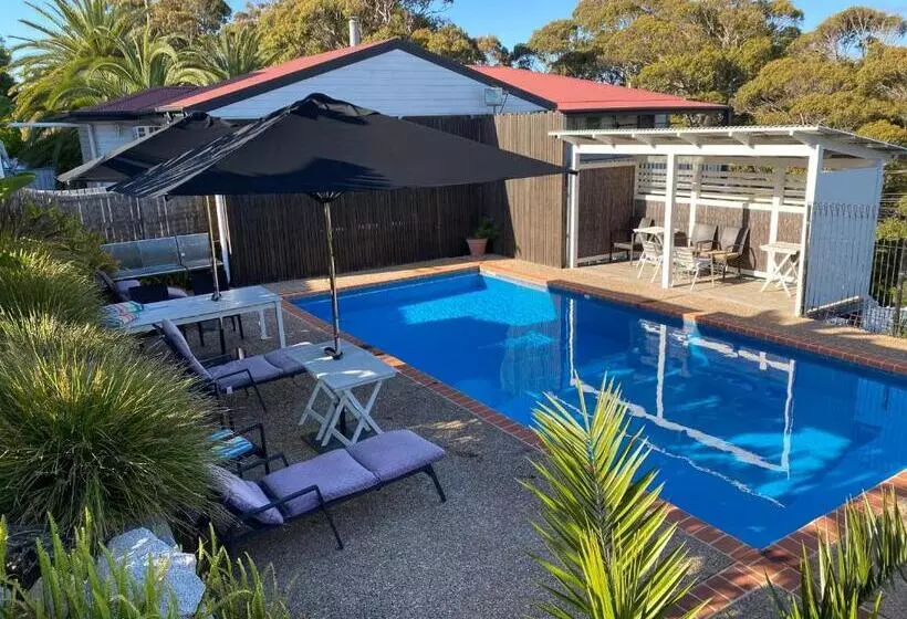 ホテル Top Of The Town Motor Inn