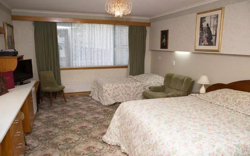 Motel Mayfair On Cavell