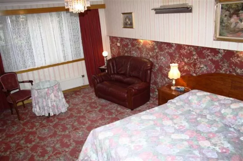 Motel Mayfair On Cavell