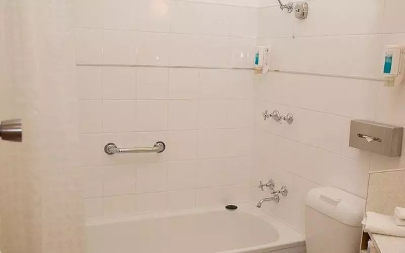 Motel Mayfair On Cavell