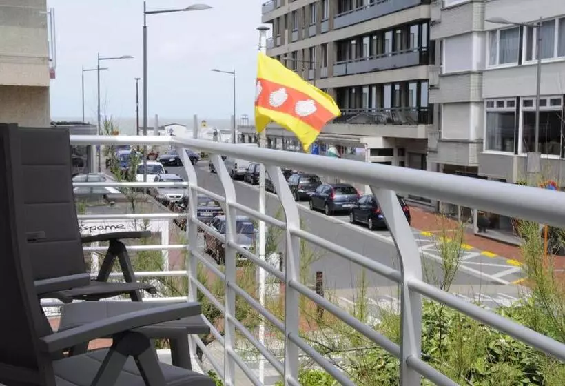 Отель Atlanta Knokke