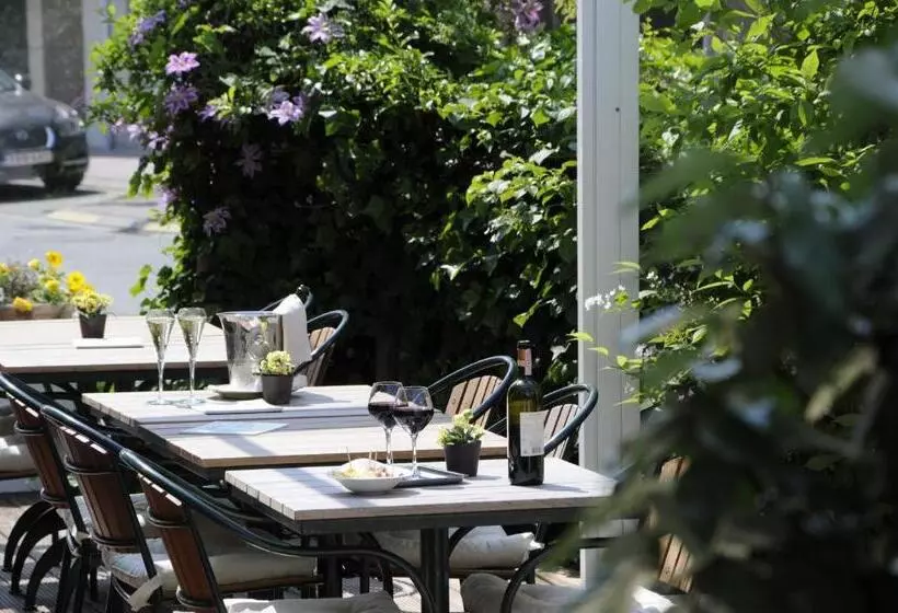 Отель Atlanta Knokke