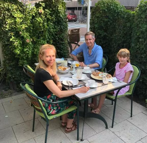 Отель Atlanta Knokke