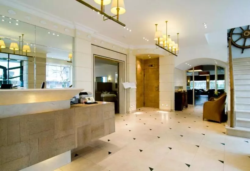 Отель Atlanta Knokke