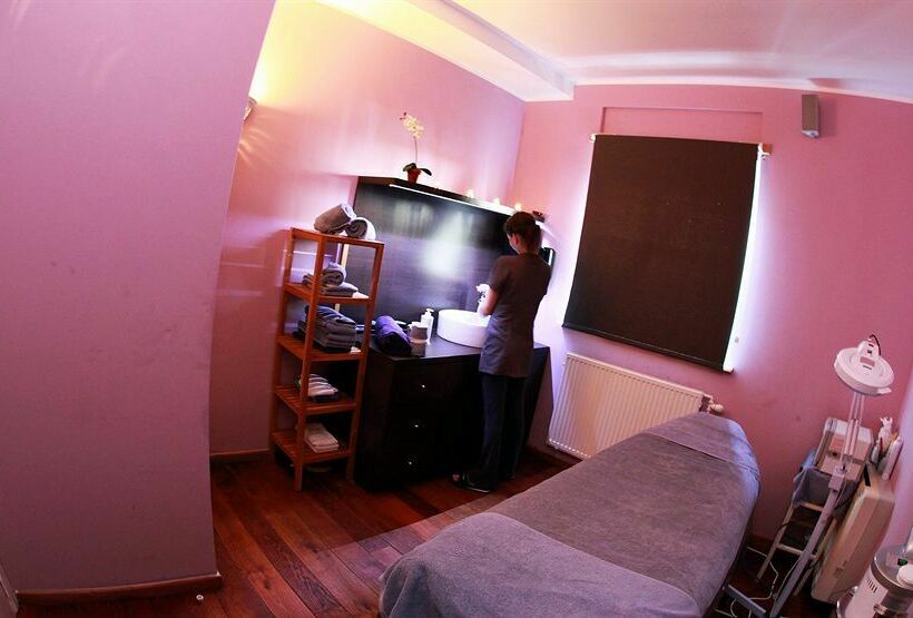 בית מלון כפרי Chateau de Limelette