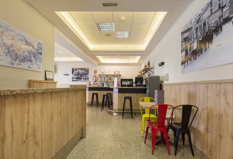 هتل Encamp by Nexta