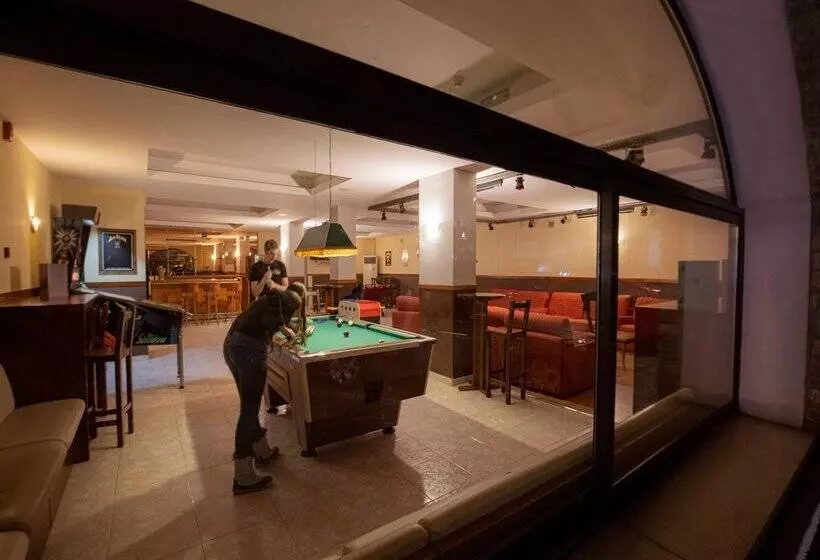 هتل Encamp by Nexta