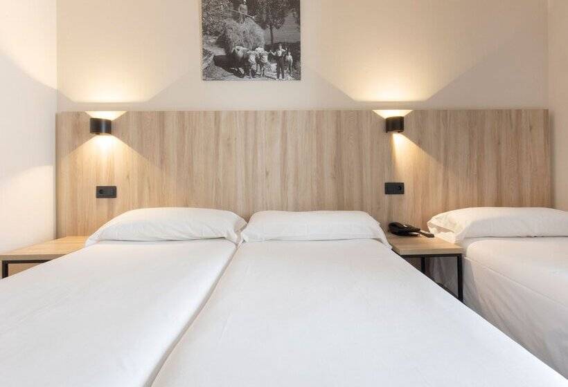 هتل Encamp by Nexta