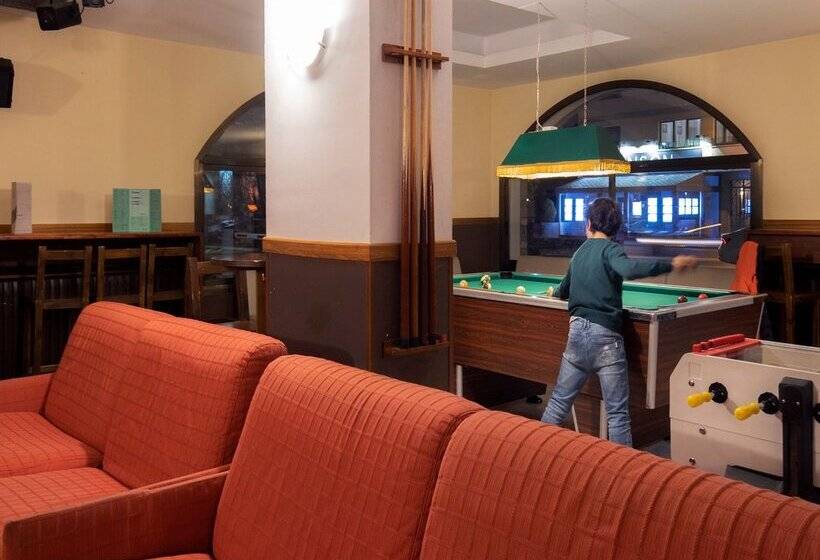 هتل Encamp by Nexta