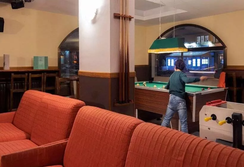 هتل Encamp by Nexta