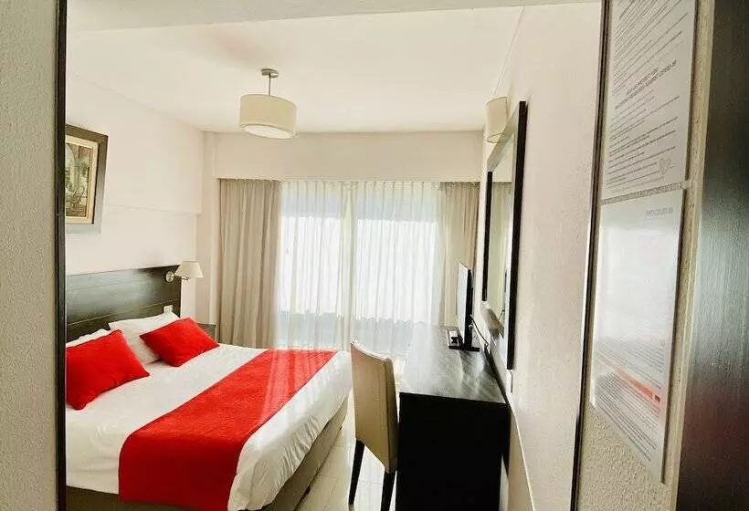 هتل Globales Republica