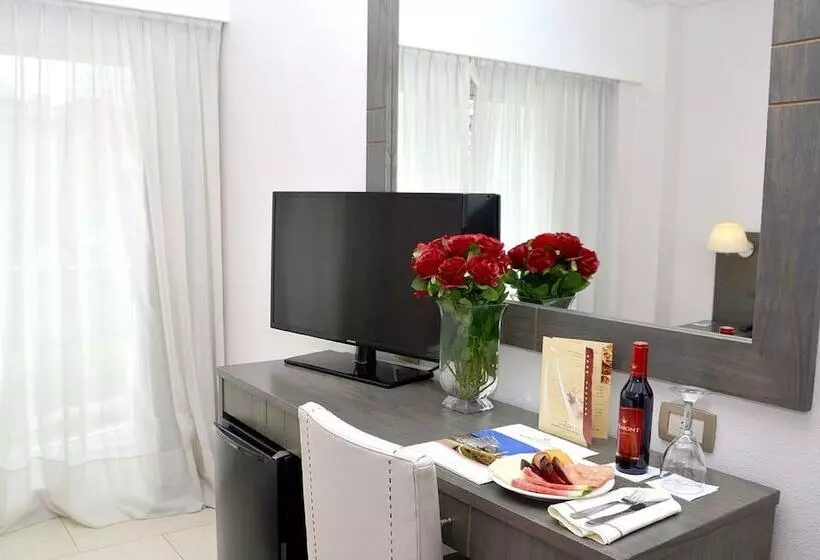 هتل Globales Republica