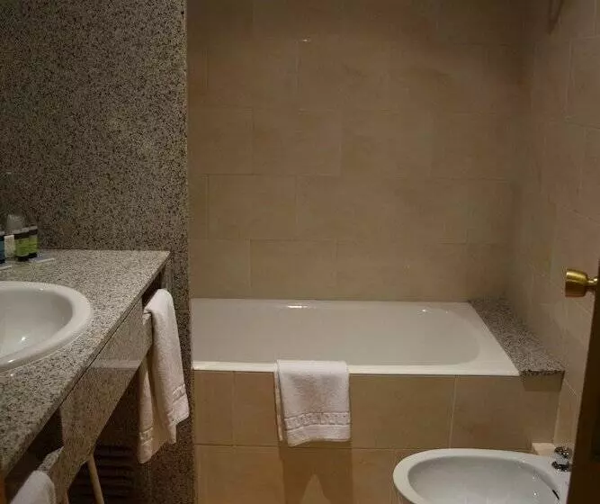 Somriu Hotel City M28