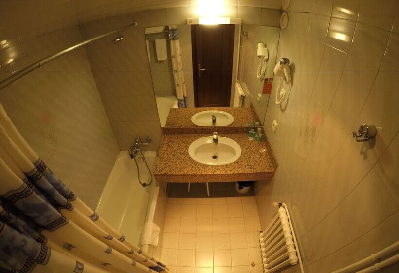 Somriu Hotel City M28