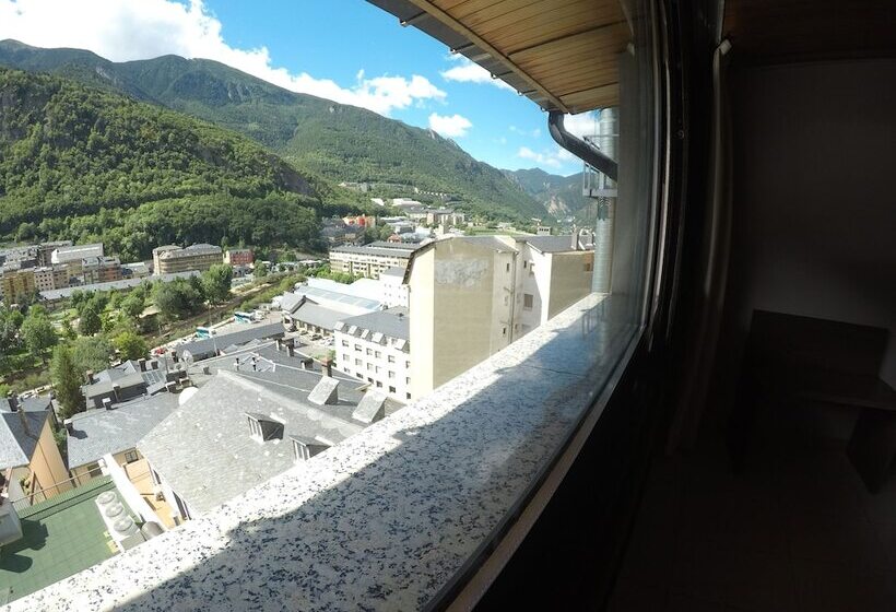 Somriu Hotel City M28