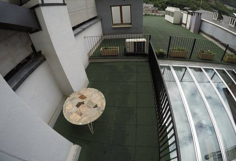 Somriu Hotel City M28