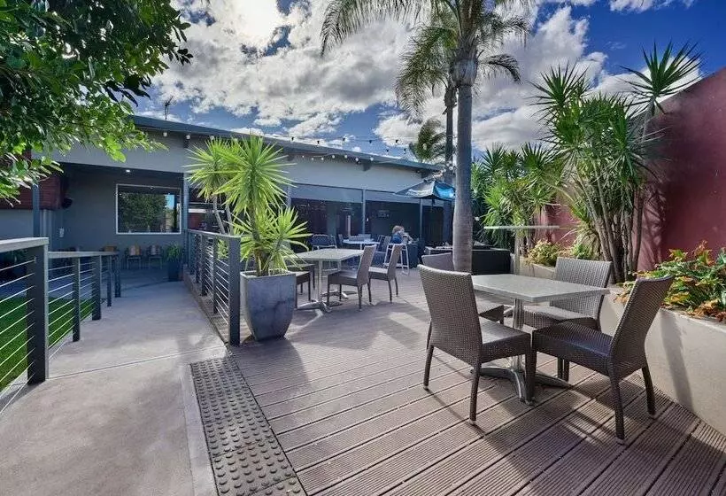 Westland Hotel Motel