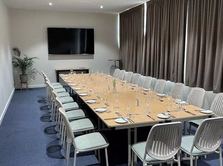 Westland Hotel Motel