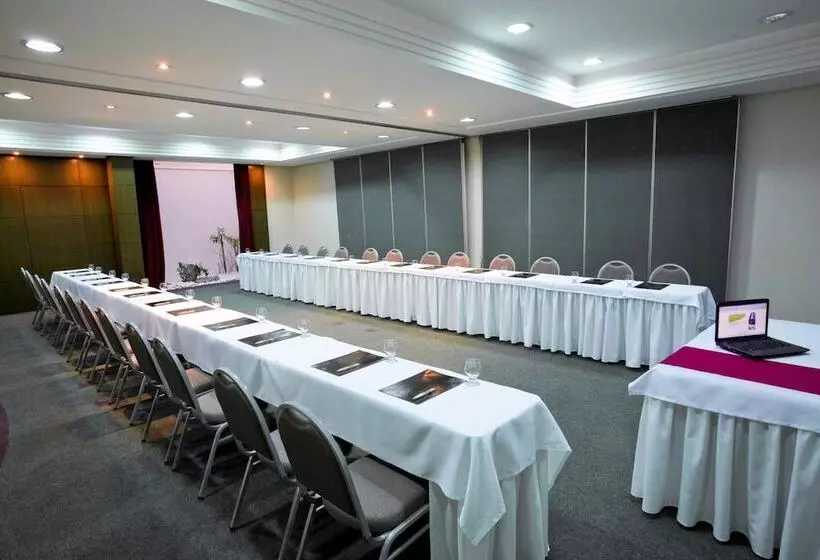 בית מלון כפרי Alta Reggia Plaza