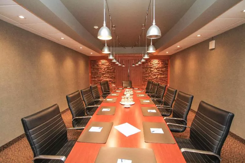 בית מלון כפרי Best Western Parkway Inn & Conference Centre