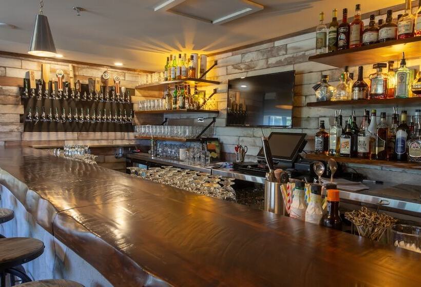 فندق Crowne Plaza Fredericton Lord Beaverbrook, An Ihg