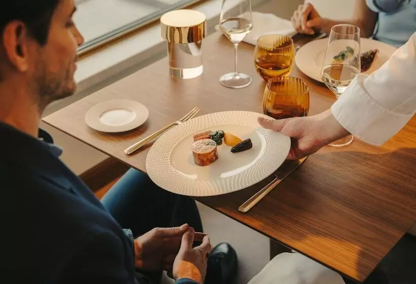 هتل Fairmont Golden Prague