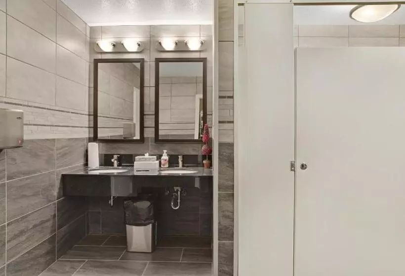 בית מלון כפרי Guest House Inn & Suites