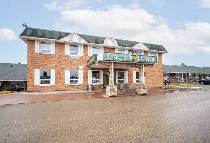 בית מלון כפרי Guest House Inn & Suites