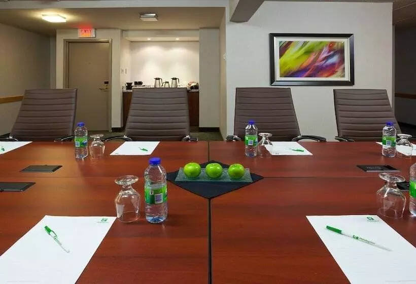 Holiday Inn Burlington Hotel & Conference Centre, An Ihg