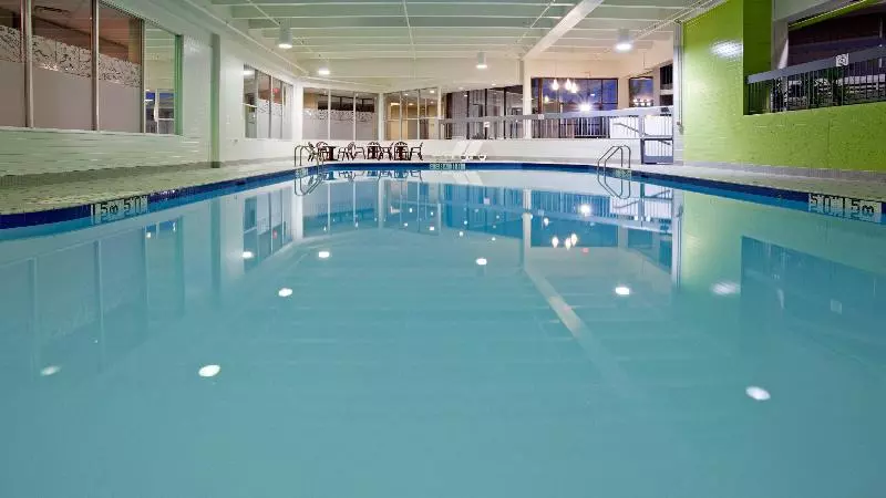 Holiday Inn Burlington Hotel & Conference Centre, An Ihg