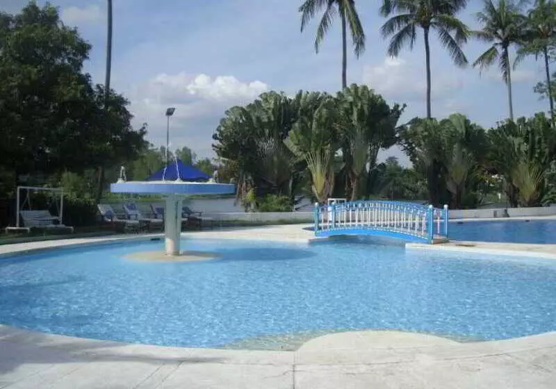 Inya Lake Hotel Yangon