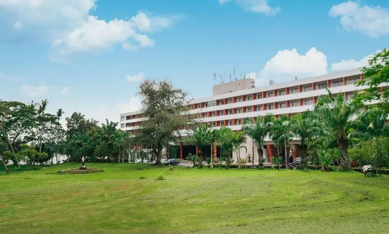 Inya Lake Hotel Yangon