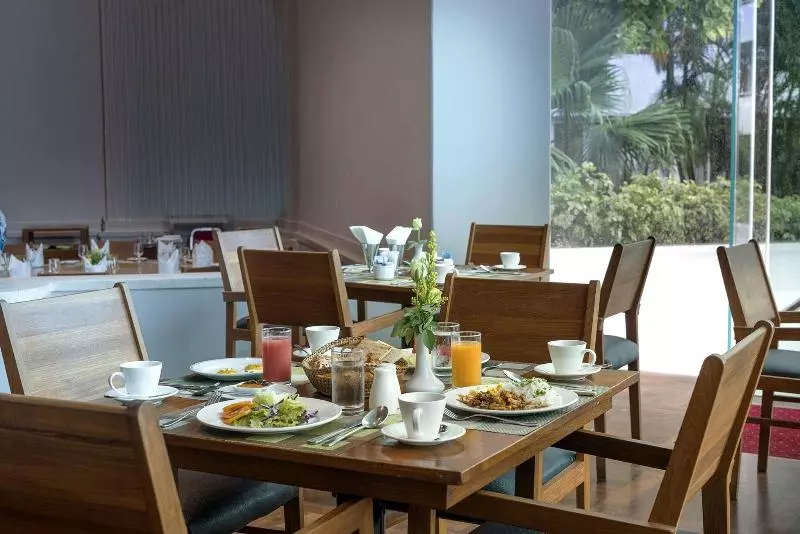 Inya Lake Hotel Yangon