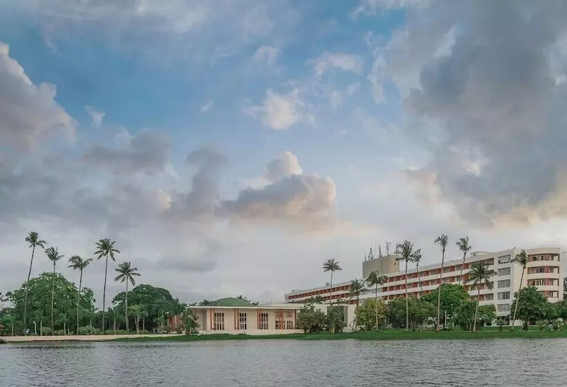 Inya Lake Hotel Yangon
