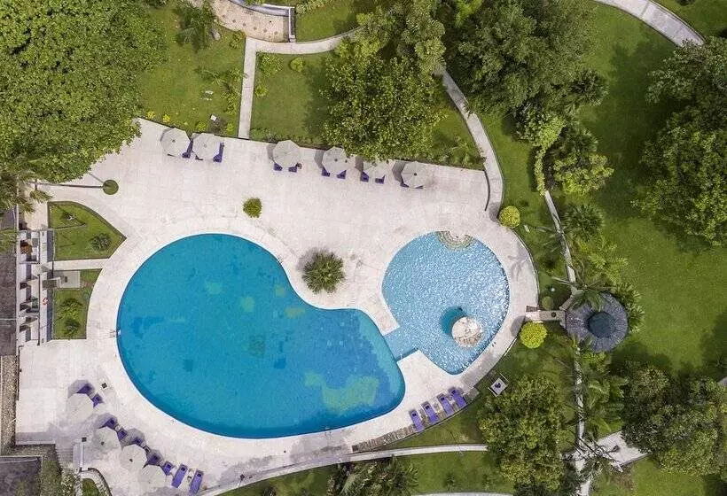 Inya Lake Hotel Yangon