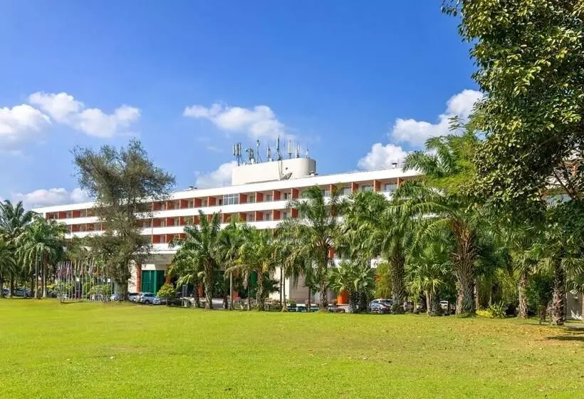Inya Lake Hotel Yangon