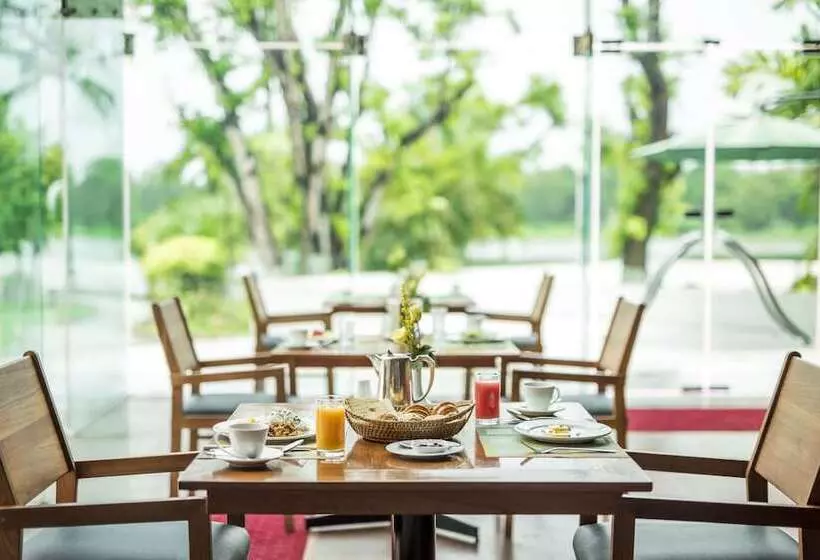 Inya Lake Hotel Yangon