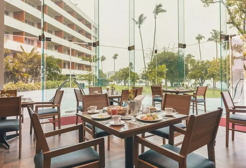 Inya Lake Hotel Yangon