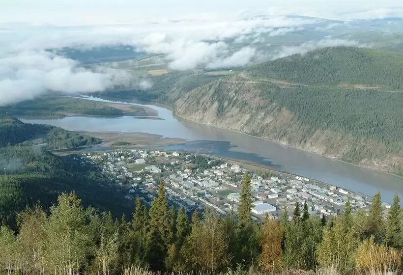 Hotel Holland America Dawson City Inn