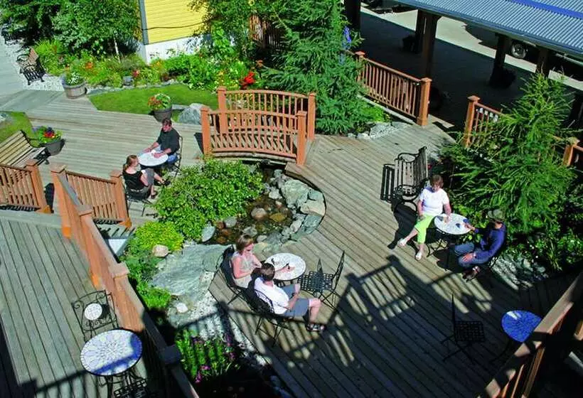 Hotel Holland America Dawson City Inn