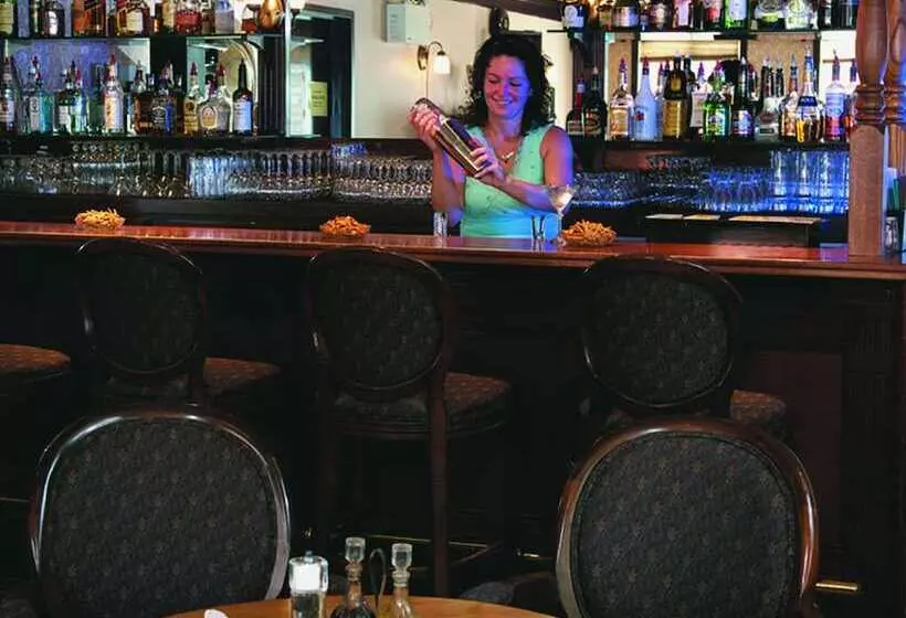 Hotel Holland America Dawson City Inn