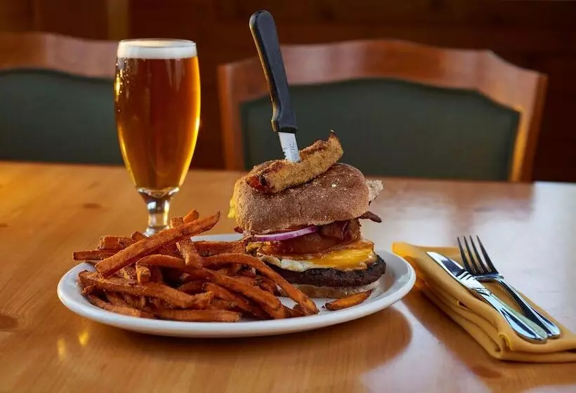 Hotel Holland America Dawson City Inn