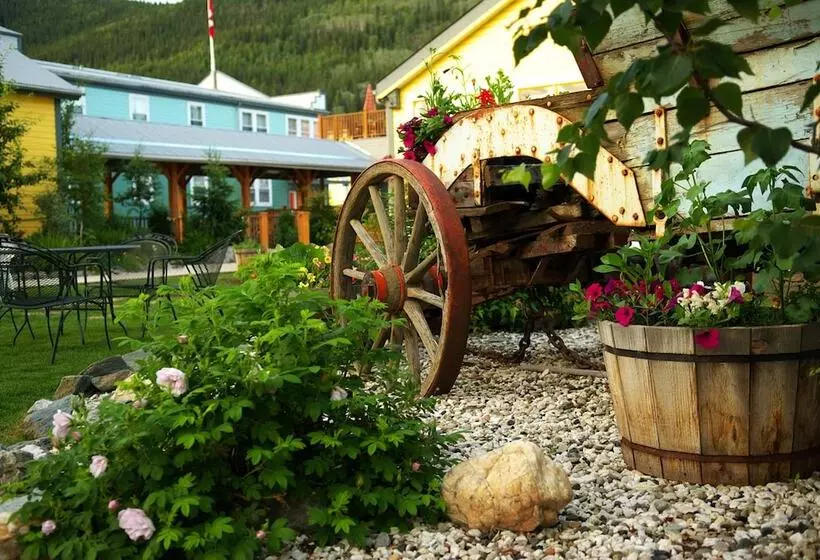 Hotel Holland America Dawson City Inn