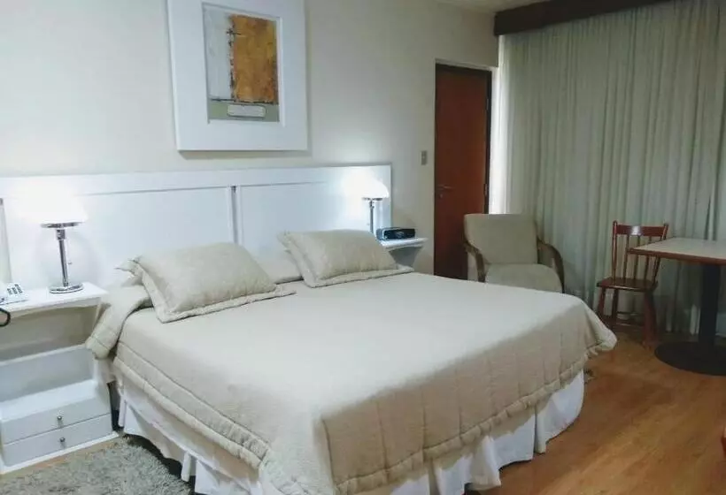 Radio Hotel Resort & Convention