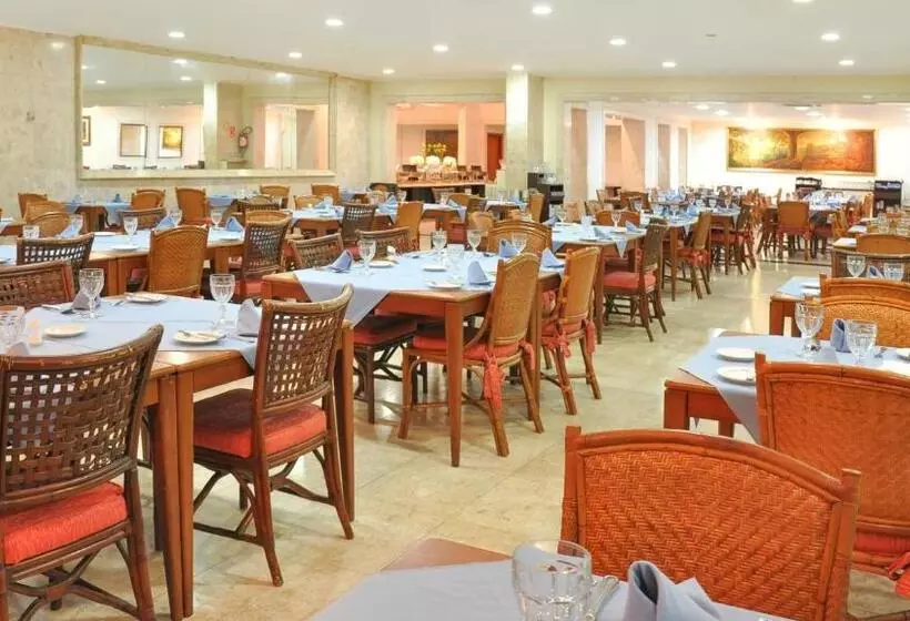 Radio Hotel Resort & Convention