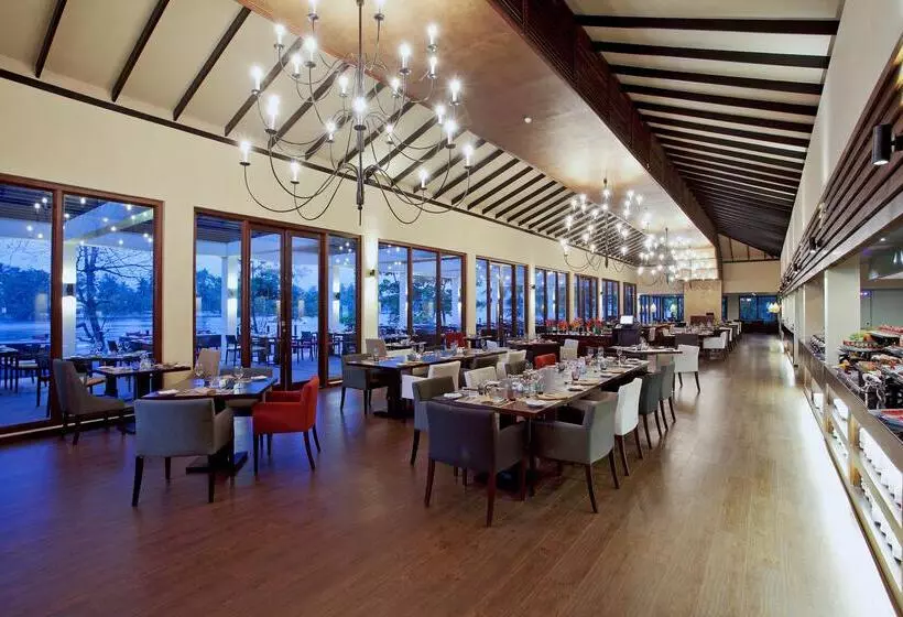 Nh Bentota Ceysands Resort