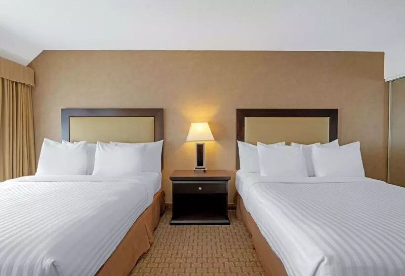 בית מלון כפרי Best Western Plus Emerald Isle